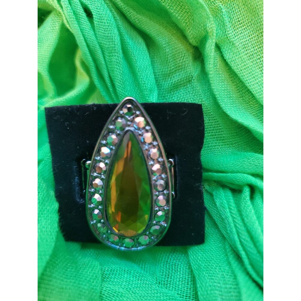 Ring - Picture 2 of 3